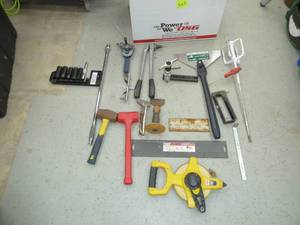 lot 323 image: Assorted Tools- Milwaukee Breaker Bar