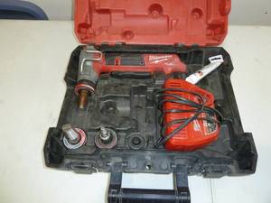 lot 350 image: Milwaukee PRO PEX Expander 12v