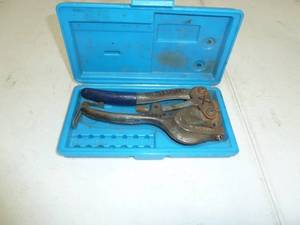 lot 369 image: Roper Whitney Hand Punch