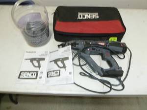 lot 376 image: Senco Auto Feed Screw Gun, #DS245-AC, 120V