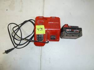lot 439 image: Milwaukee Charger M12-M18, 3.0 Battery