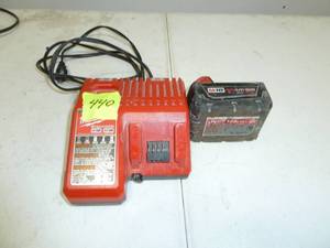 lot 440 image: Milwaukee Charger M12-M18, 5.0 Battery