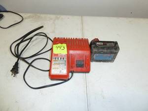 lot 443 image: Milwaukee Charger M12-M18, 5.0 Battery