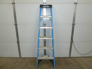lot 509 image: Werner Fiberglass Step Ladder 6 Blue