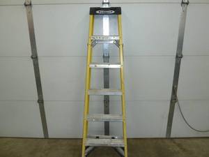 lot 510 image: Werner Fiberglass Step Ladder 6 Yellow