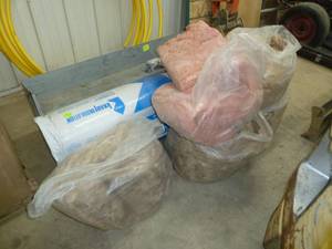 lot 499 image: Fiberglass Insulation