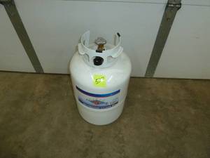 lot 537 image: Flame King LP Tank 30 Lb.
