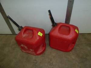 lot 541 image: Gas Cans x 2 Red