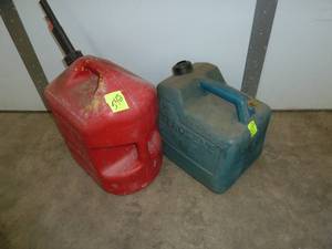 lot 542 image: Gas Cans x 2