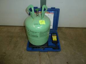 lot 546 image: Dyna- Temp R22 Refrigerant Gas