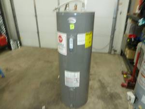 lot 560 image: Richmond 30 gallon Electric Water Heater