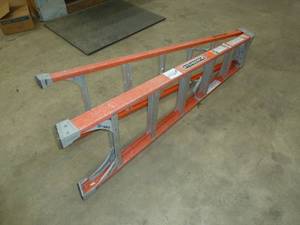 lot 644 image: Louisville Fiberglass Ladder 6 Orange