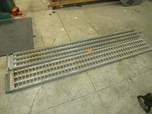 lot 647 image: Aluminum ATV Ramps 8