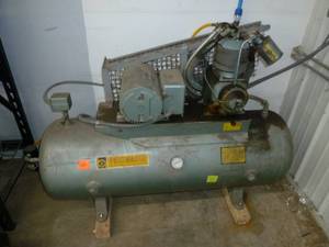 lot 665 image: Pacemaker Air Compressor 5 Hp