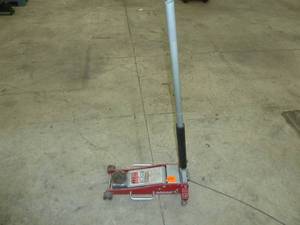 lot 679 image: Arcan Floor Jack