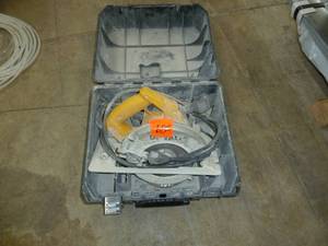 lot 685 image: Dewalt Circle Saw