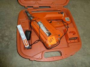lot 689 image: Paslode Framing Nail Gun