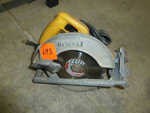 lot 693 image: Dewalt Circle Saw