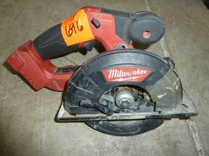lot 696 image: Milwaukee Metal Saw 18v