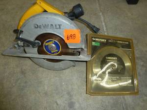 lot 698 image: Dewalt Circle Saw