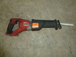 lot 699 image: Milwaukee Sawzall 18v