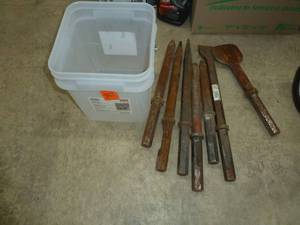 lot 767 image: Pail of Jack Hammer Bits