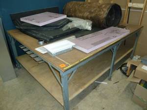 lot 785 image: Table & Insulation