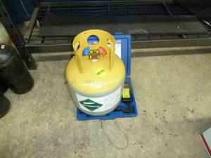 lot 788 image: YellowGray Tank 410A Gas