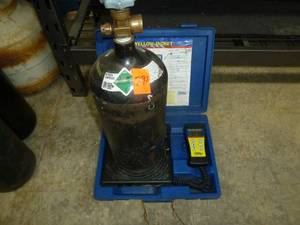 lot 791 image: Compressed Nitrogen Gas- Refilled