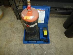 lot 801 image: Acetylene Tank - Refilled