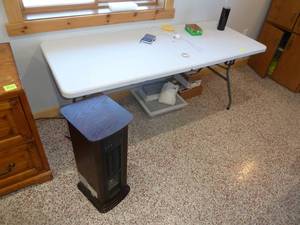 lot 823 image: Life Time Table & Heater