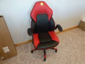 lot 828 image: Office Chair RedBlack Swivel