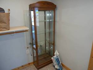 lot 830 image: Oak Curio Cabinet