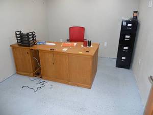 lot 831 image: Office #1 Desk & File Cabinet