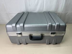 lot 33 image: Gemini Inc. Protective Padded Hard Case With Foam Inside - In Great Condition