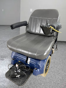lot 3 image: WOW MSRP $8000 PaceSaver BOSS 4.5 Bariatric Power Wheelchair - 450lb Weight Capacity, Up To 5 MPH, Roomy 24 Seat Width, Comes With Charger & Works Great Bonus -Disassembles Into 6 Pieces  No, we do not know how...just part of online specs