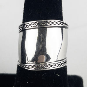 Polished Wide Bali Sterling Silver Ring. Size 8.5 - 8.75.