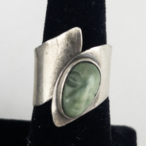 Mexico (Unknown) Tribal Carved Green Face Sterling Silver Wrap Ring. Size 8--9.