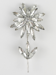 Beautiful Vintage Crystal Flower Silver Tone Base Metal Brooch .