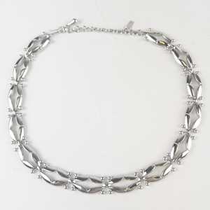 Monet Chunky Silver Tone Base Metal Choker Necklace.