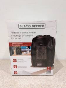lot 4 image: NEW BLACK & DECKER PERSONAL CERAMIC HEATER