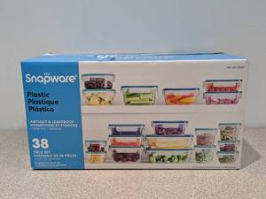 lot 10 image: BRAND NEW SNAPWARE PLASTIC 38PC. SET