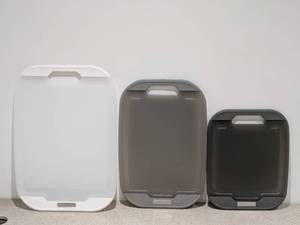 lot 46 image: 3 NEW OPEN BOX SABATIER CUTTING BOARDS