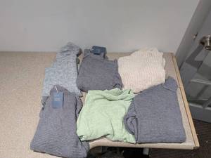 lot 101 image: BRAND NEW 6 PACK OF SMALL WOMANS SWEATERS