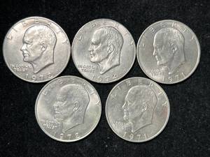 lot 58 image: GROUP OF 5 US EISENHOWER DOLLARS