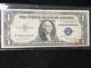 lot 123 image: 1935E US BLUE SEAL $1 SILVER CERTIFICATE