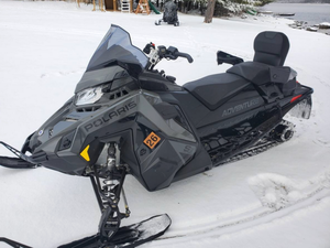 Polaris Snowmobile (x2) Rental & Lodge Stay Getaway