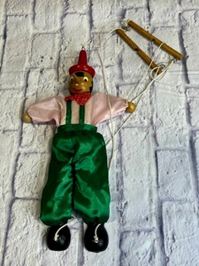 lot 18 image: Vintage Wooden Pinocchio String Puppet Marionette - 17 Tall