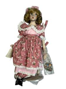 lot 33 image: Vintage Paradise Galleries Fine Porcelain Doll - 14 Tall