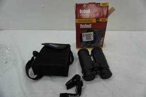 lot 121 image: Bushnell 10X binocular